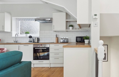 Pimlico Apartment | Westminster Charm - 2BR with Style