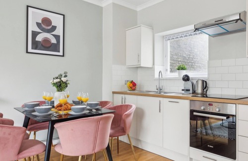 Pimlico Apartment | Westminster Charm - 2BR with Style