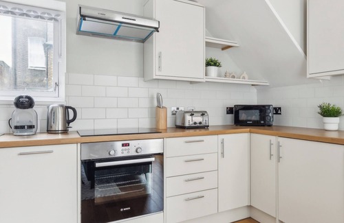 Pimlico Apartment | Westminster Charm - 2BR with Style