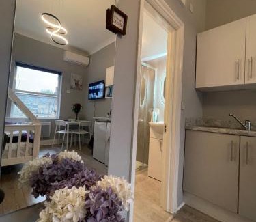 Harrow Road Apartment | Westminster Inn