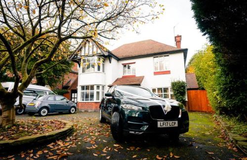 Nottingham House | Westmorland - 4 Bedroom House - FREE Parking for up to 7 Cars - Walking distance to QMC and University - Ideal for Contractors and Large Groups