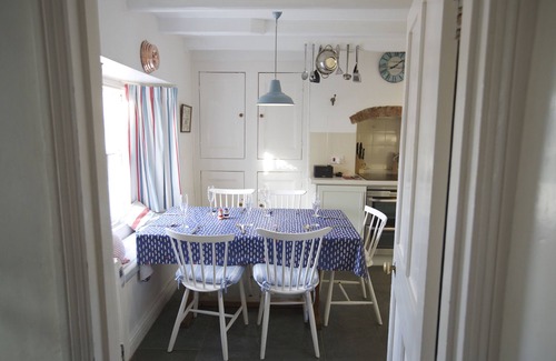St. Mawes Cottage | Westover Cottage is a delightful and deceptively spacious retreat