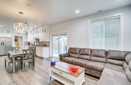 Westport House | Westport Home w/Hot Tub: 2 Blocks to Beach!