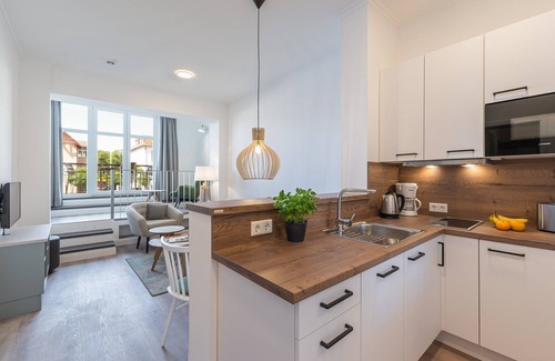 Ostseebad Kuhlungsborn Apartment | Westside Arthotel Apartment 103 - Apartment 103