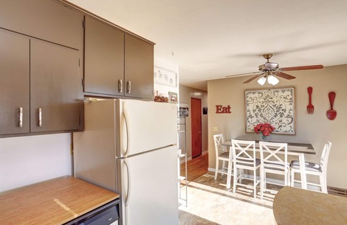 Rapid City House | Westside Charm w/ enclosed yard, hot tub, quiet locale, rec room, elliptical
