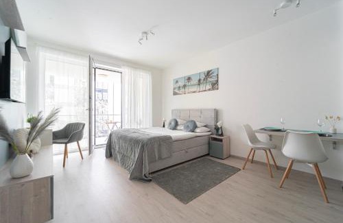 Ujlipotvaros Apartment | WestSide Garden Apartments by FirstHost