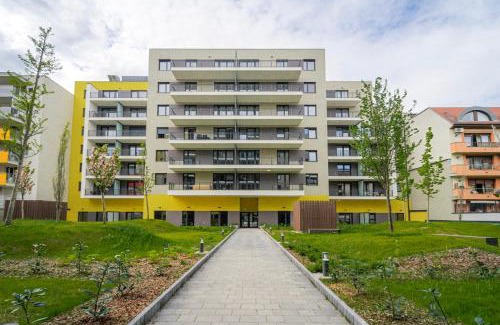 Ujlipotvaros Apartment | WestSide Garden Apartments by FirstHost