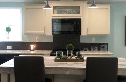 Oak Hill House | Westside home away from home-Live like local and chill in privacy. Super safe