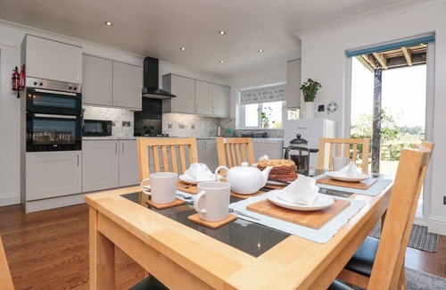 Dartmouth Cottage | Westview