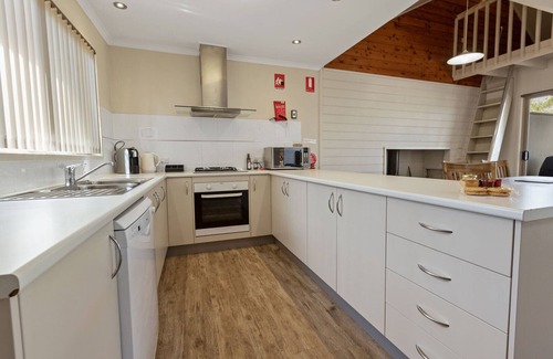 Forge Creek House | Westwind - Waterfront Retreat: Secluded lodges perfect for nature lovers