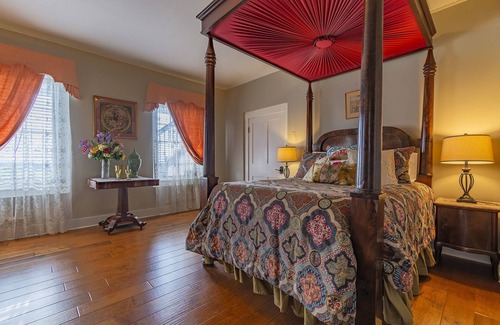 Natchez Bed & Breakfast | Weymouth Hall B&B