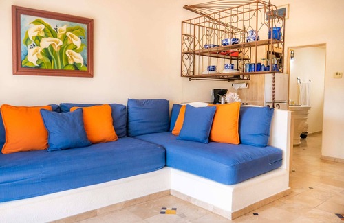 Colonia El Progreso Villa | WFH in Style * Resort King Villa + Outdoor Space