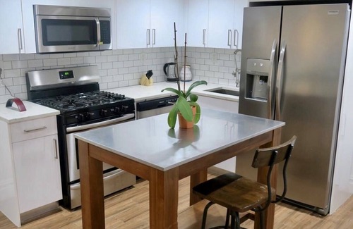 Ocean Hill Apartment | WFH space. Manhattan 20 min. Luxe. Smart home