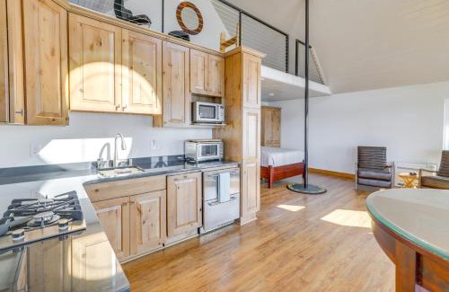 Juneau Apartment | Whale Watching at Beachfront Cottage in Juneau!