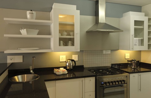 Hermanus City-Centre Apartment | Whale Coast All Suite Hotel