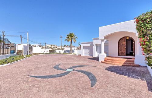 Las Conchas House | Whale of a Tale