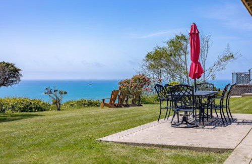 Trinidad House | Whale Rock Suite #2