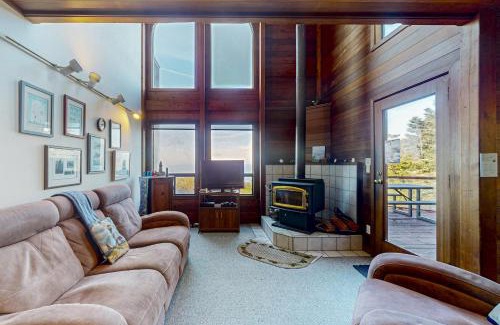 Mendocino House | Whale Song