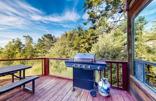 Mendocino House | Whale Song