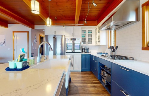Camano Island House | Whalehouse Waterfront Haven w/Boat Launch, Fireplaces & Large Deck