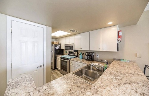 Ono Island Condo | Whaler 7A ~ 3 bed/3 bath BEACHFRONT CONDO! Right in the heart of Gulf Shores!