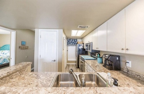 Ono Island Condo | Whaler 7A ~ 3 bed/3 bath BEACHFRONT CONDO! Right in the heart of Gulf Shores!