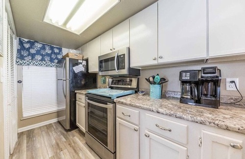 Ono Island Condo | Whaler 7A ~ 3 bed/3 bath BEACHFRONT CONDO! Right in the heart of Gulf Shores!