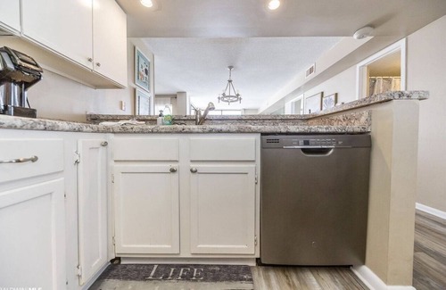 Ono Island Condo | Whaler 7A ~ 3 bed/3 bath BEACHFRONT CONDO! Right in the heart of Gulf Shores!