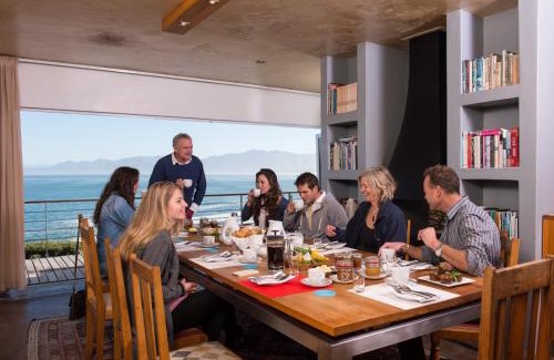 De Kelders House | Whalesong Lodge
