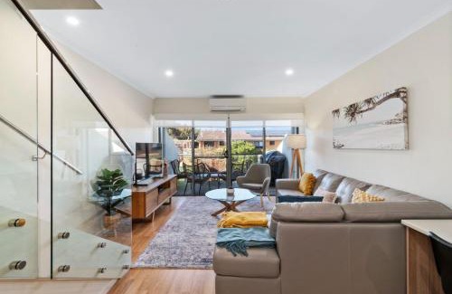 North Batemans Bay Apartment | Wharf at North Batemans