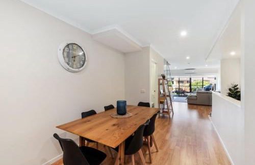 North Batemans Bay Apartment | Wharf at North Batemans