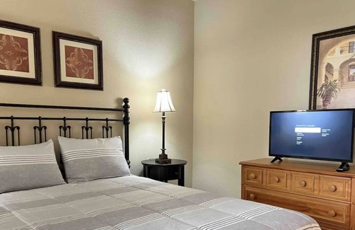 Wellington Apartment | What a wonderful Place! 2/2 beautiful, close to parks, shopping & restaurants.