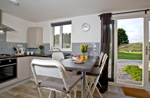 Helford Passage Apartment | Wheal Amelia- Beautifully Fitted Wooden Lodge Helston Cornwall