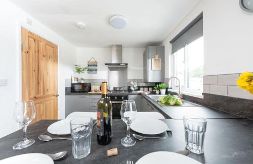 Helford Passage Apartment | Wheal Prosper- Beautifully Fitted Wooden Lodge Helston Cornwall