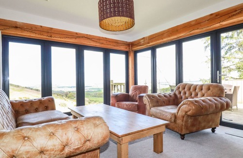 Pensilva Cottage | WHEAL TOR COTTAGE, pet friendly, with a garden in Pensilva