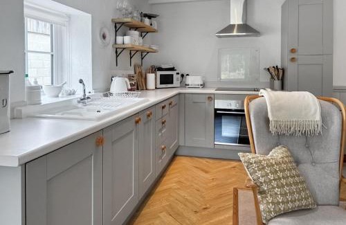 Potter Brompton House | Wheatsheaf Cottage - 80021
