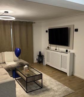 Sheffield Apartment | Wheel chair friendly, City centre, northern general, PS5, workstation