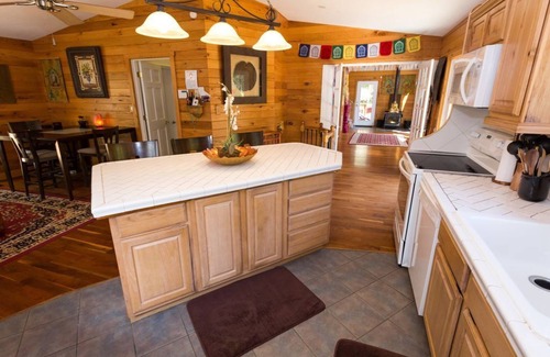Hot Springs House | Wheel of Bliss Retreat