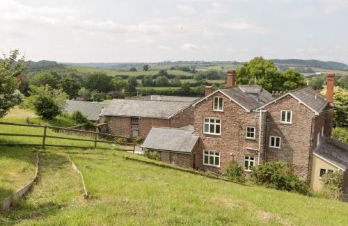 Leominster House | Wheelbarrow Castle