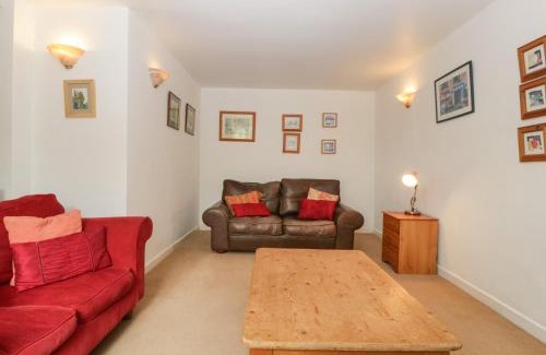 Leominster House | Wheelbarrow Cottage