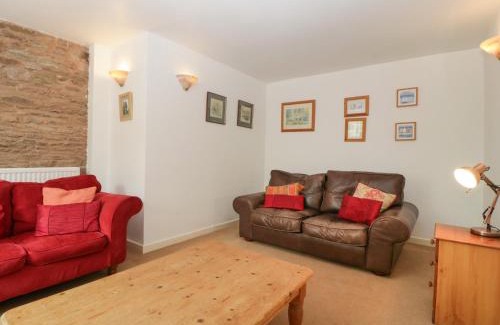 Leominster House | Wheelbarrow Cottage