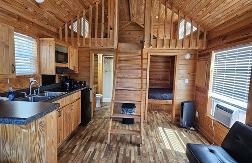 Hillsboro Cabin | Wheeler Lakeside Sunset Retreat 1