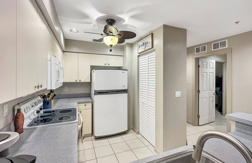Burnt Store Marina Condo | Where the Wild Things Are - Watch the Manatee right off the Lanai!