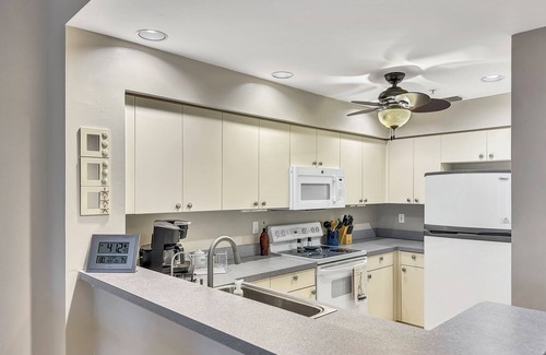 Burnt Store Marina Condo | Where the Wild Things Are - Watch the Manatee right off the Lanai!