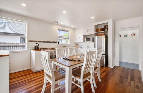 Taupo House | Wheretia Cottage - Taupo Holiday Home