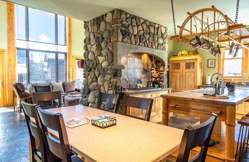 Crested Butte House | Whetstone Chalet/Dog Friendly W/Incredible Views! Hot Tub! Close to Rec Path!