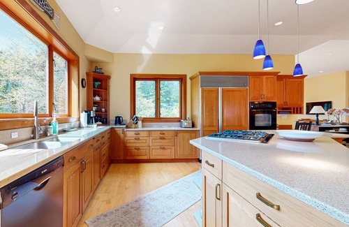 Coupeville House | Whidbey Island waterfront acreage with gardens, pond, chef's kitchen, & studio