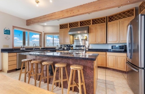Clinton House | Whidbey Waterfront I King Bed I Sunset