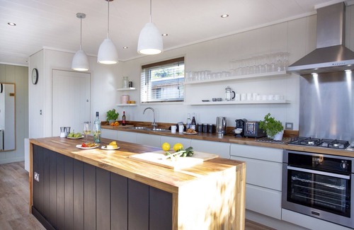 Cheddar Cabin | Whileaway Lodge, Strawberryfield Park