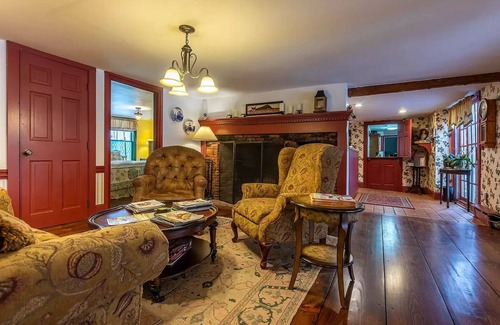 Chester Depot House | Whimsical Room & Private Bathroom in Historic Inn